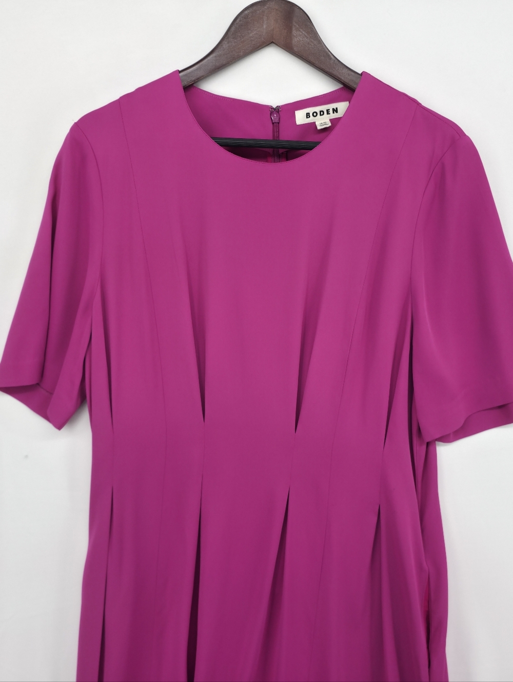 Boden Fuchsia Pleated Midi Dress Fit & Flare Short Sleeve Tailored Size 14 - Picture 4 of 16